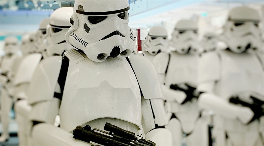 Wedbush：苹果(AAPL.US)Q4业绩展望乐观，关注iPhone 17及AI战略