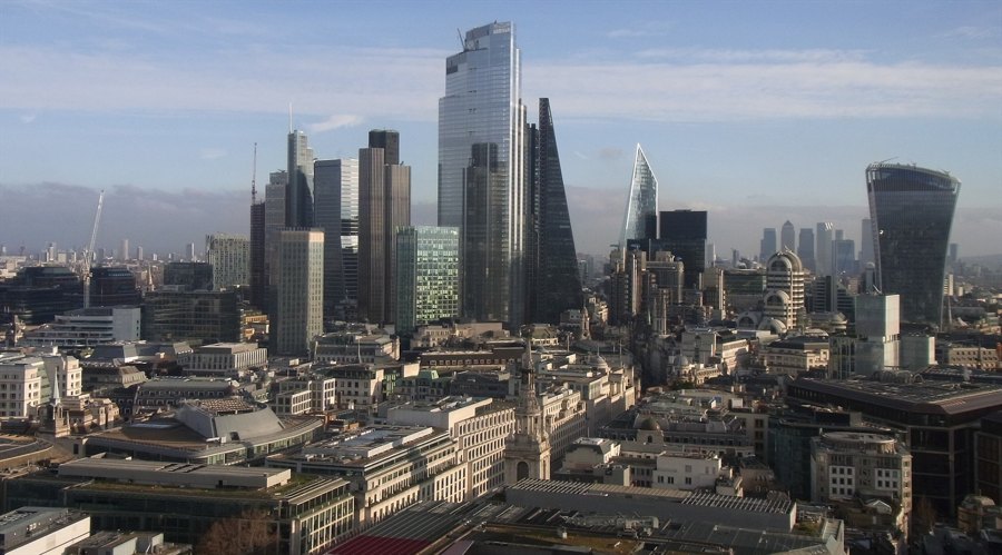 港股收盘(08.14) | 恒指收跌0.37% 内险股表现强劲 多数医药股延续涨势