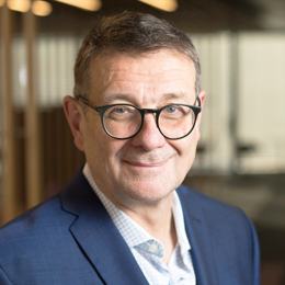 A股午评 | 创业板指上涨逾2% 光伏等赛道活跃 券商股表现强劲